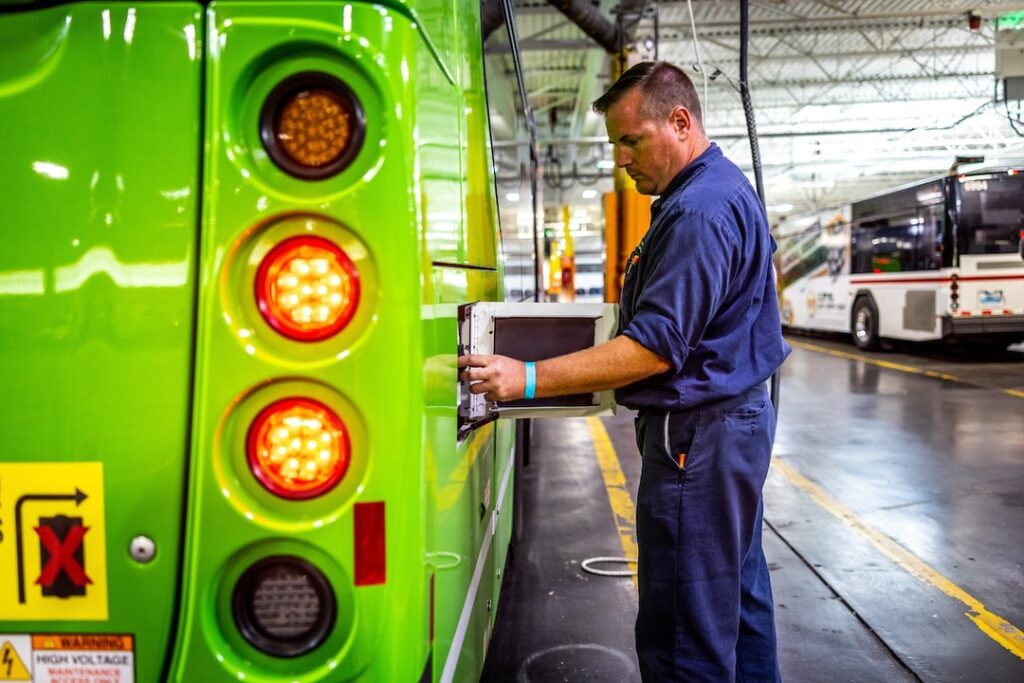 Metro Transit – St. Louis transitioned from a break fix main-tenance model to a predictive replacement maintenance model